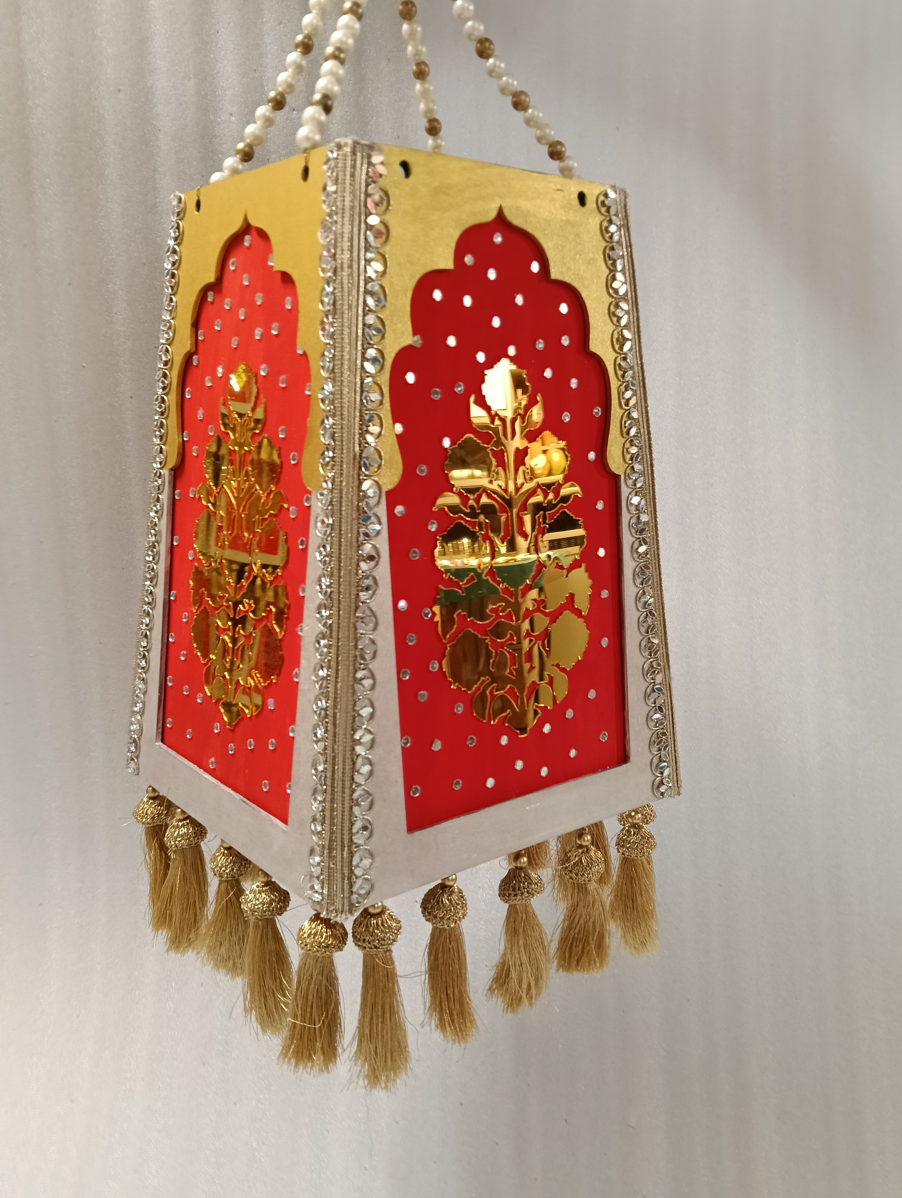 Red-Gold Single Lantern — Lantern by Ekaiva