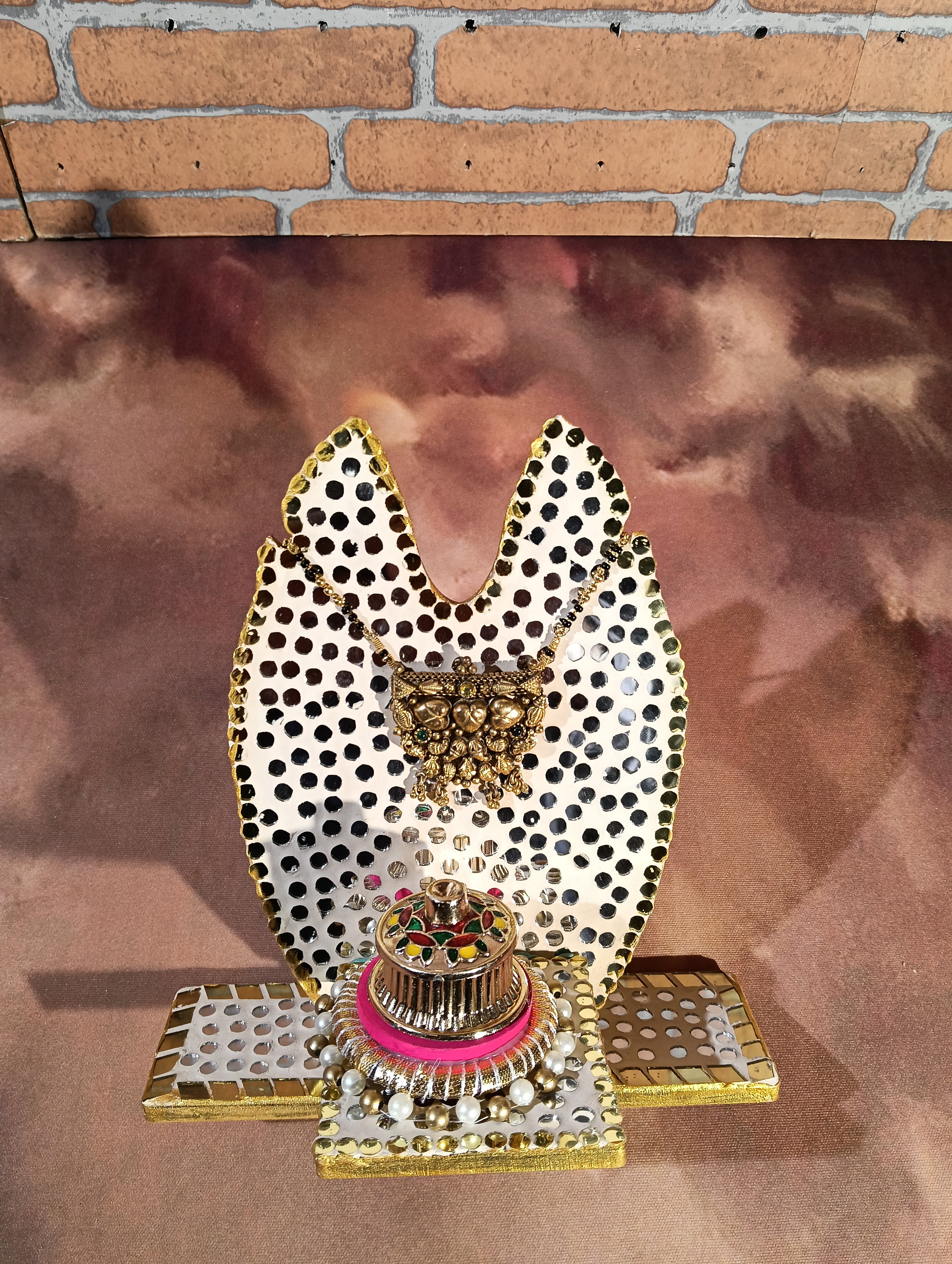 Mangalsutra Stand — Wedding by Ekaiva